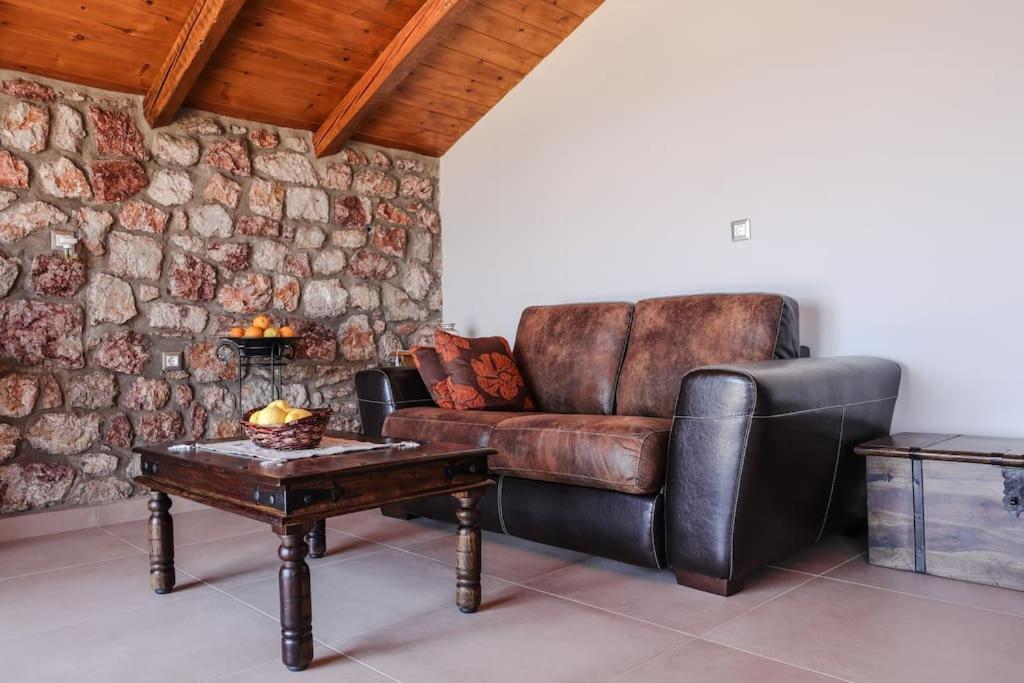 Petronas Land House 2 Villa Arhángelosz Kültér fotó